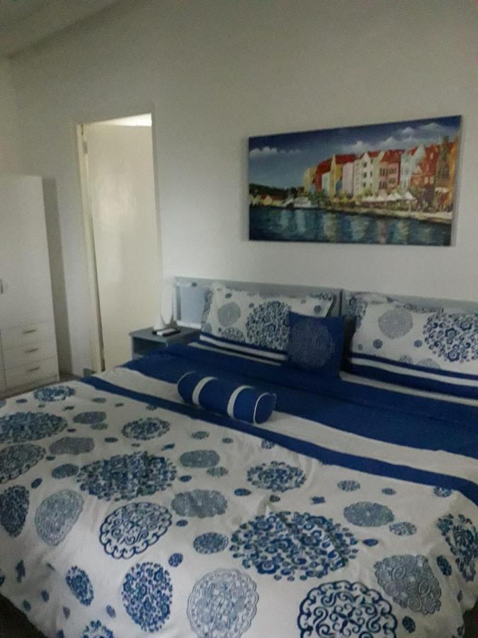 Palm Trees Apartments Willemstad Bagian luar foto