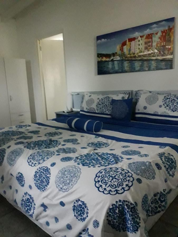 Palm Trees Apartments Willemstad Bagian luar foto